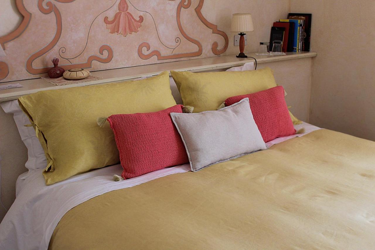 Dependance Royale Bed and Breakfast Caserta Exteriör bild
