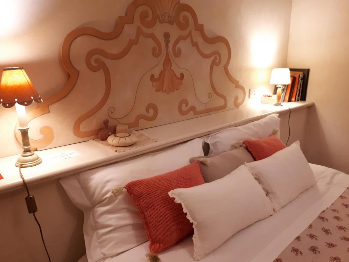 Dependance Royale Bed and Breakfast Caserta Exteriör bild