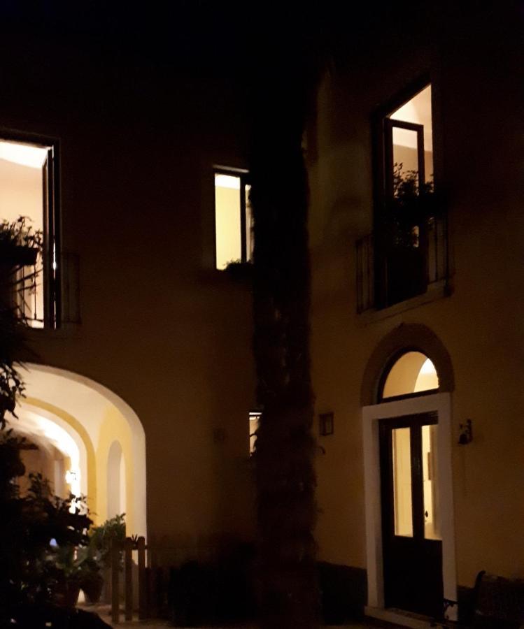 Dependance Royale Bed and Breakfast Caserta Exteriör bild