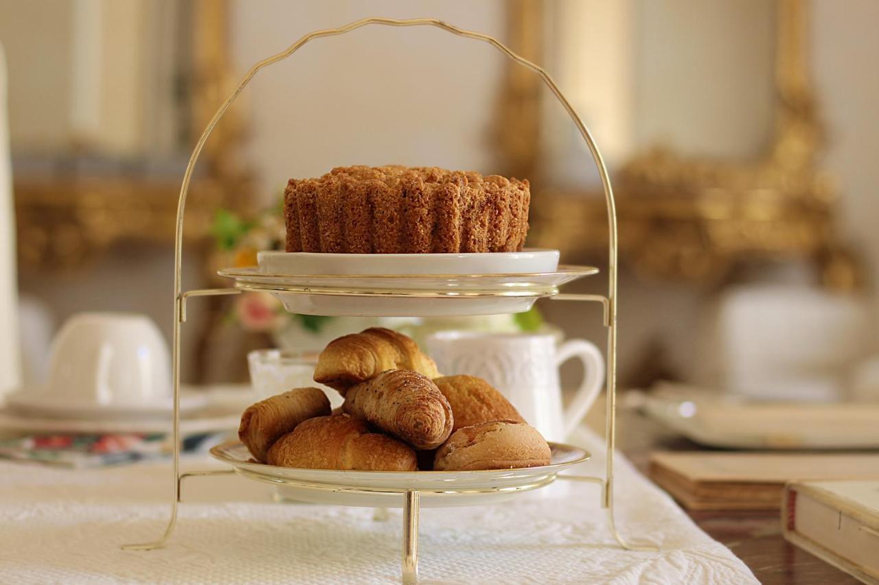 Dependance Royale Bed and Breakfast Caserta Exteriör bild