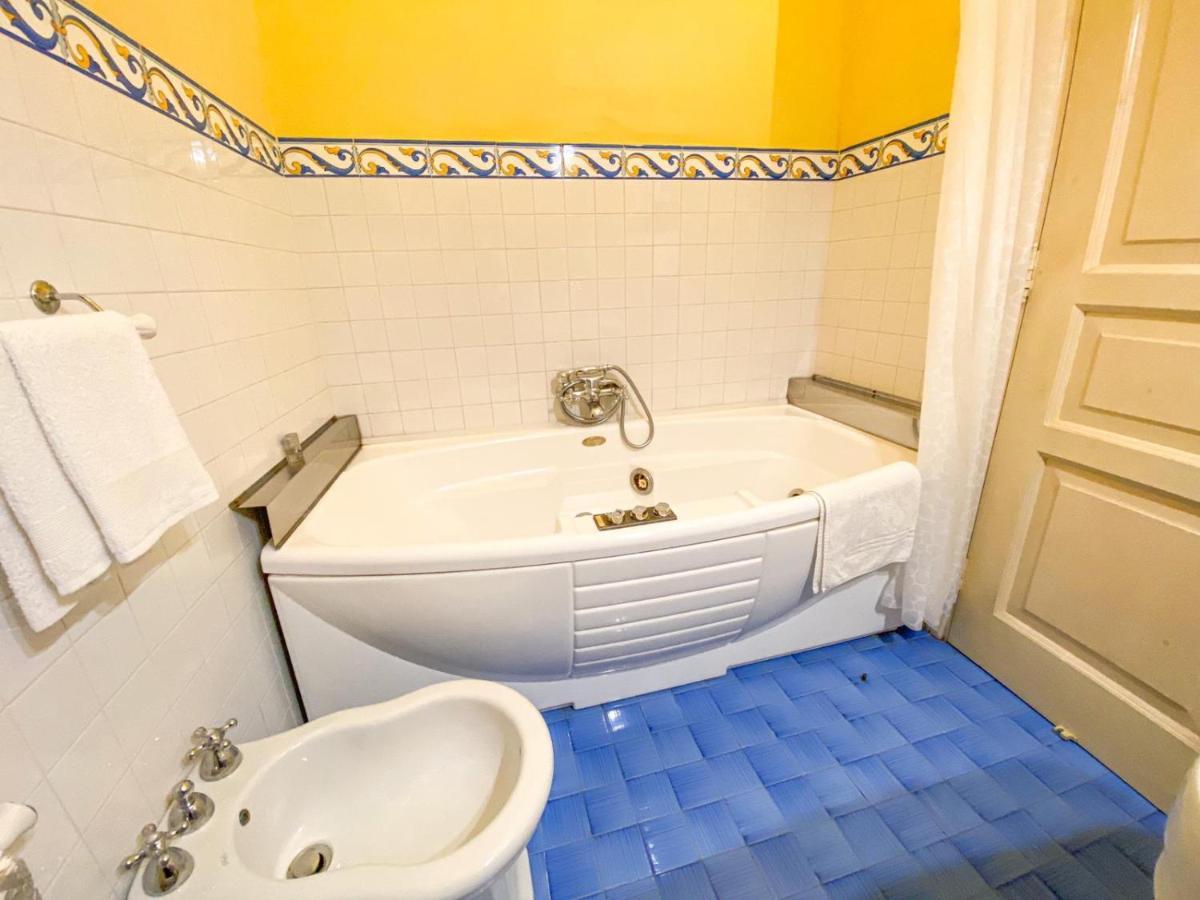 Dependance Royale Bed and Breakfast Caserta Exteriör bild